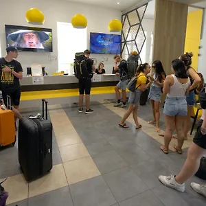 The Hive Party Хостел